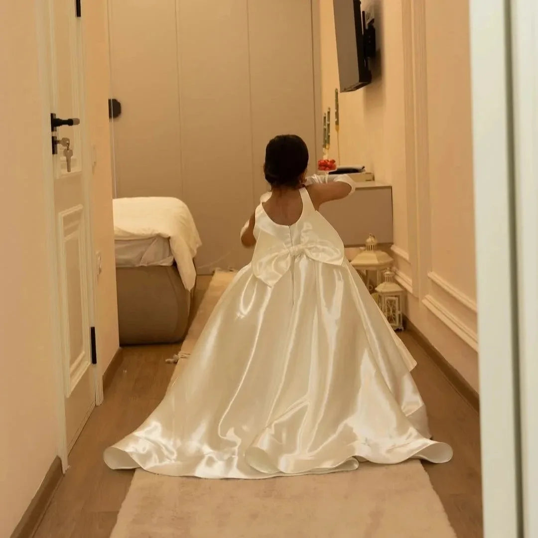 Flower Girl Dress White Satin A-Line Bow Back Long Train Flower Girl Gown Toddler Wedding Pageant Events Customized Wholesale