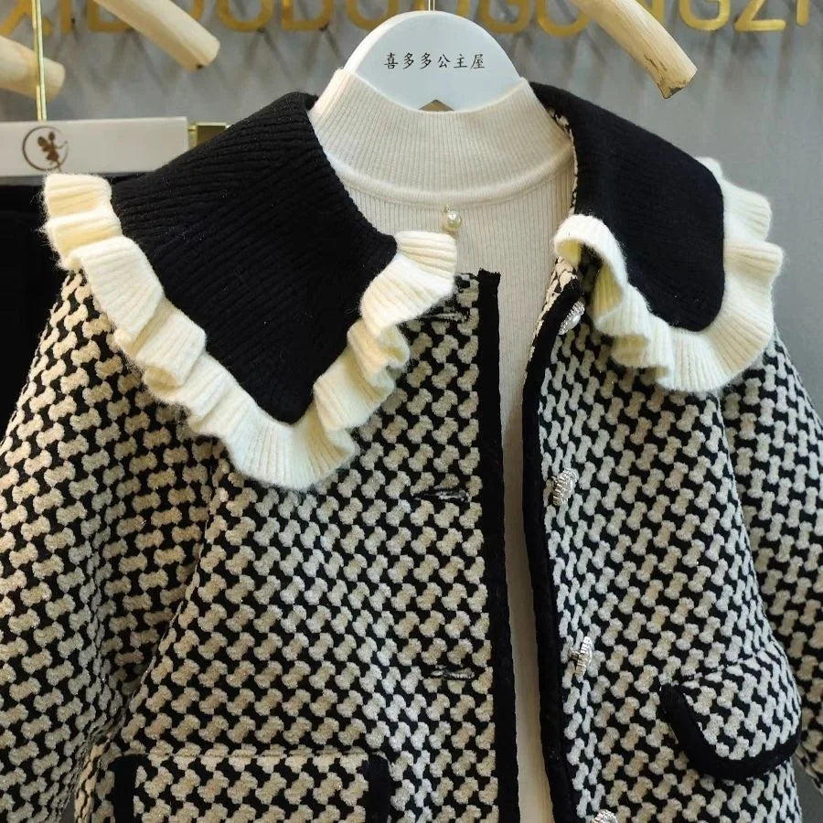 Francia Girl Winter Children Large Lape Fashion - GuGuTon baby store - Baby Fashion - Toddlers Outfits - Babies Outfits - Toddler Clothes - Kids Clothing - Newborn Clothes - Newborn Wear - Kids Wear - Trending Clothes - Trending Outfits - Fall Fashion - Winter Fashion - Girls Clothes - Boys Clothes - Babies Wear - Kids Accessories - KidsWear - Summer Clothes - Summer Fashion - Summer Trend - Falls Sweaters - Tops - Bottom - Jeans - Blouse - Dresses - Newborn Dresses - Toys