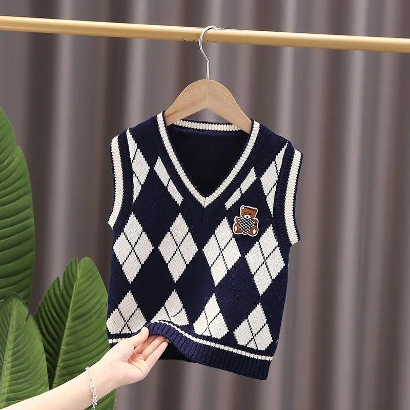 Oscar Fashionable Diamond Design Knitted Sweater - GuGuTon baby store - Baby Fashion - Toddlers Outfits - Babies Outfits - Toddler Clothes - Kids Clothing - Newborn Clothes - Newborn Wear - Kids Wear - Trending Clothes - Trending Outfits - Fall Fashion - Winter Fashion - Girls Clothes - Boys Clothes - Babies Wear - Kids Accessories - KidsWear - Summer Clothes - Summer Fashion - Summer Trend - Falls Sweaters - Tops - Bottom - Jeans - Blouse - Dresses - Newborn Dresses - Toys