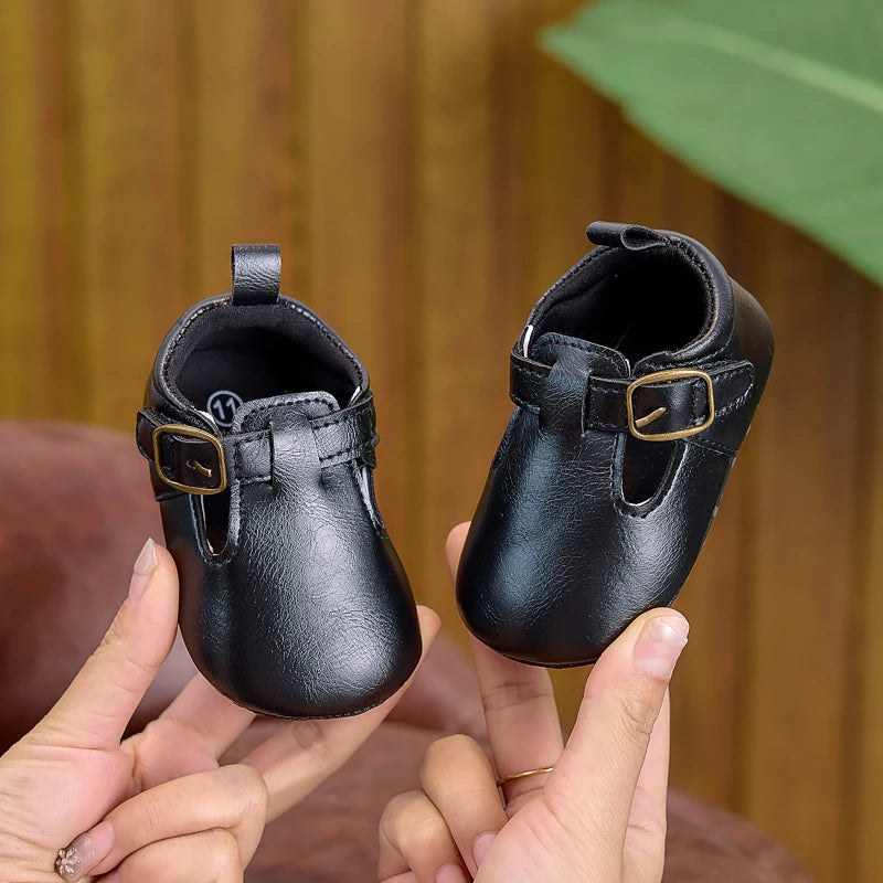 0-1 Year Old Baby Girl Flat Shoes, Spring, Autumn, and Summer 0-6-12 Months Soft-Soled Fashionable Solid Color Pu Hollow-Out Baby Girl Walking Shoes, Suitable for Daily Indoor and Outdoor Use