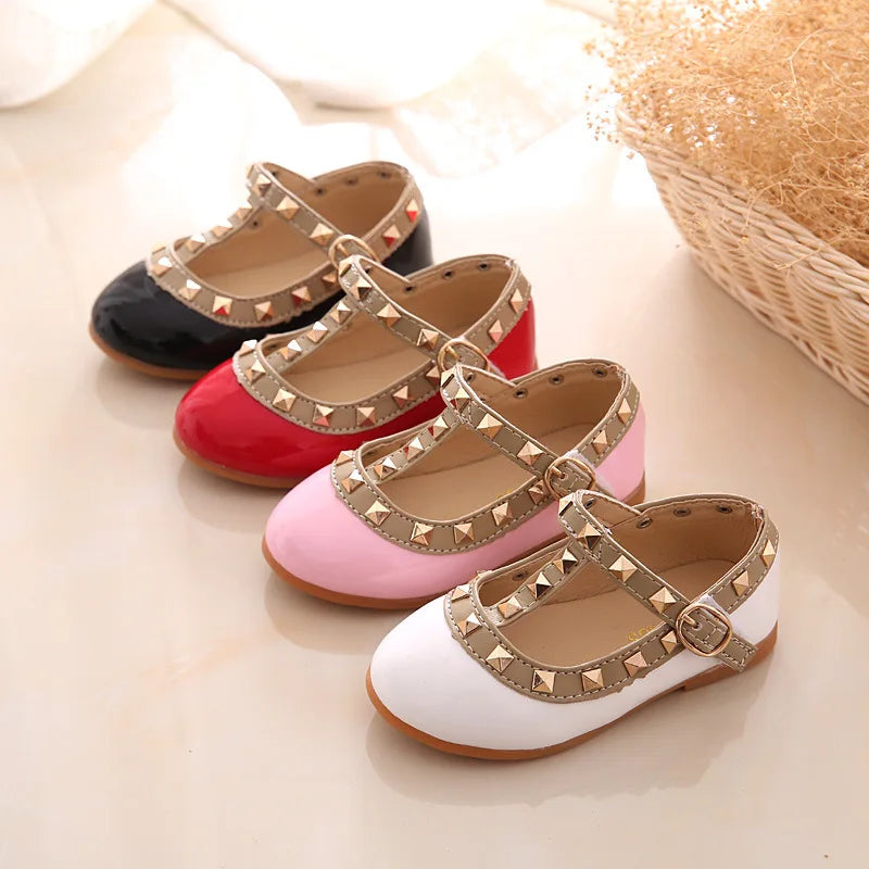 2024 New Girls Sandals Rivets Single Shoes Kids Leather Shoes Children Nude Sandal Toddler Girls Princess Flat Dance Shoes