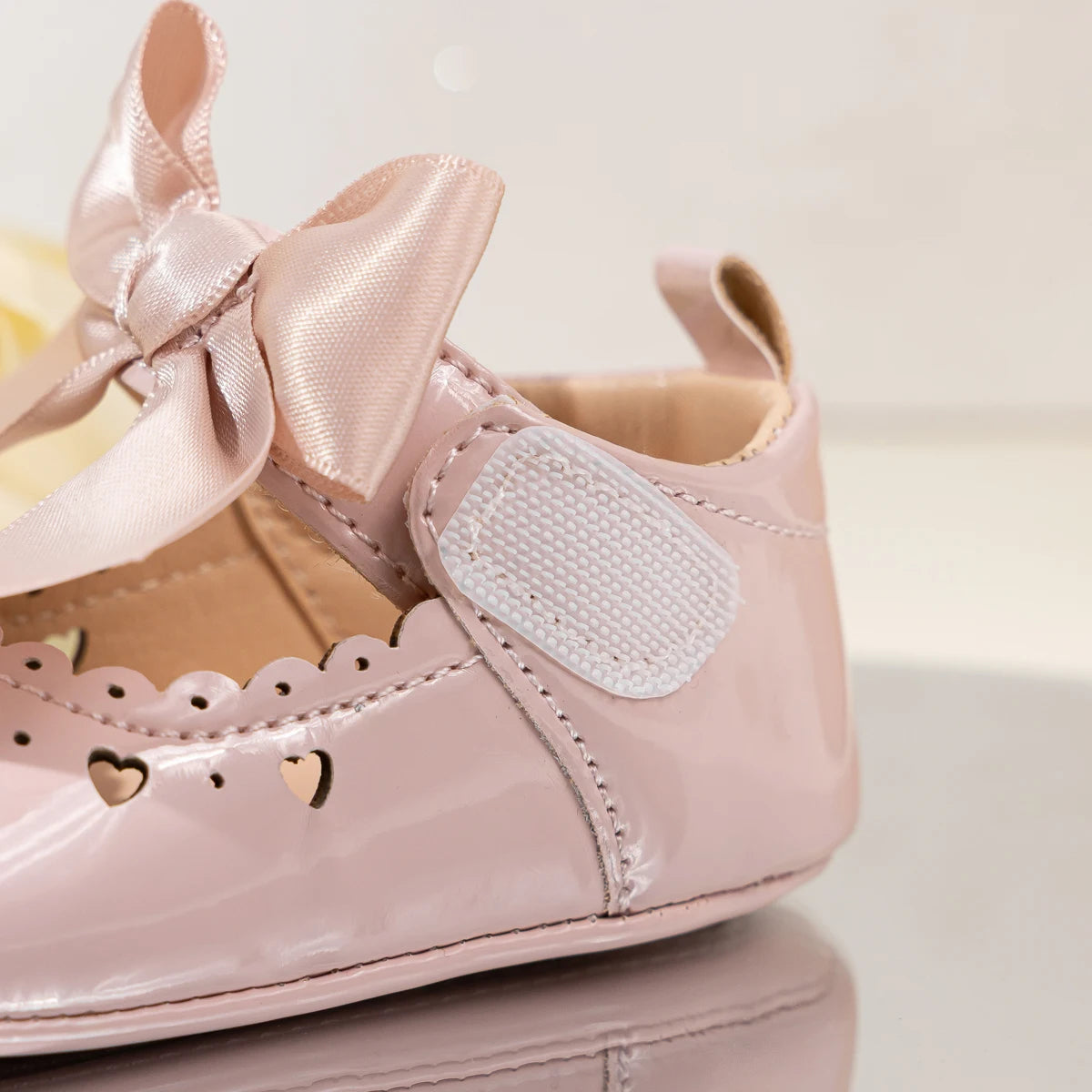 Newborn Baby Girl Shoes Soft Sole Infant Toddler Mary Jane Flats Princess Bowknot Patent Leather Dress Shoes Wedding Party Gift