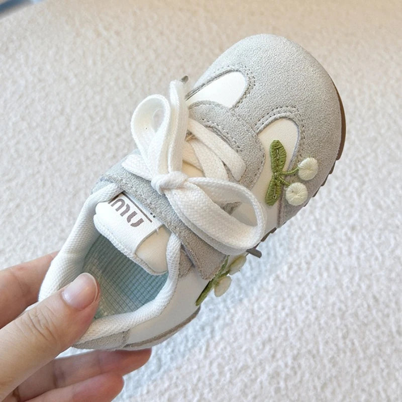 2026 New Girls Fashion Flower Design Casual Shoes Kids Non Slip Comfortable Student Sneakers Outdoor Breathable Sports Shoes