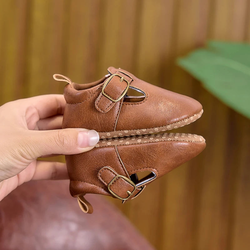 0-1 Year Old Baby Girl Flat Shoes, Spring, Autumn, and Summer 0-6-12 Months Soft-Soled Fashionable Solid Color Pu Hollow-Out Baby Girl Walking Shoes, Suitable for Daily Indoor and Outdoor Use