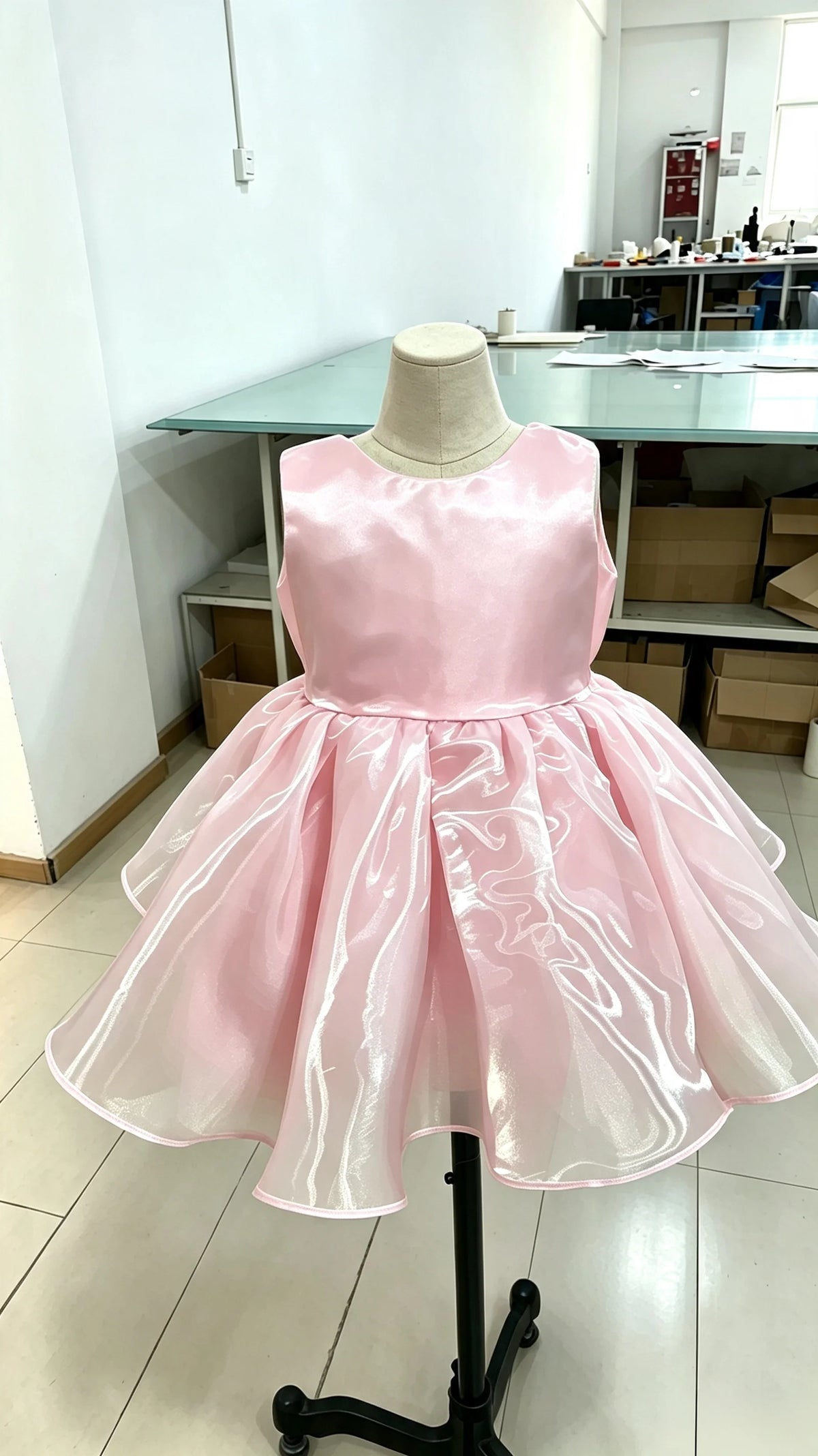 Baby Girl Satin Flower Girl Dress Low Back Thin Straps Bow Luxury Princess Gown Toddler 1st Birthday Baptism Wedding Party Dress