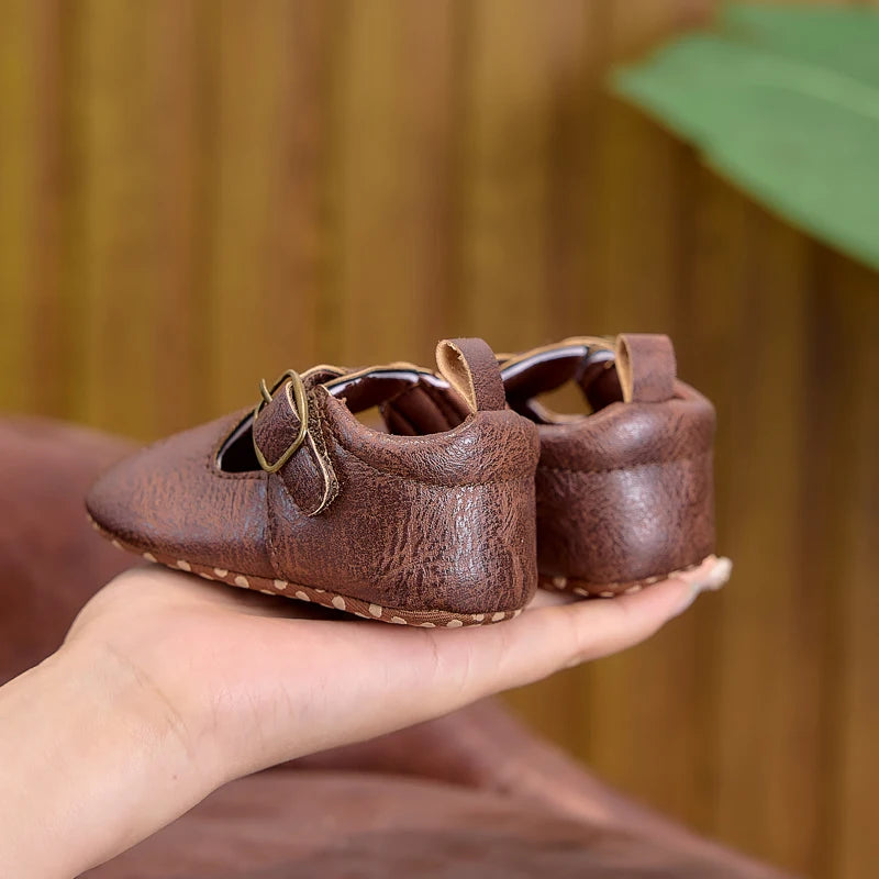 0-1 Year Old Baby Girl Flat Shoes, Spring, Autumn, and Summer 0-6-12 Months Soft-Soled Fashionable Solid Color Pu Hollow-Out Baby Girl Walking Shoes, Suitable for Daily Indoor and Outdoor Use