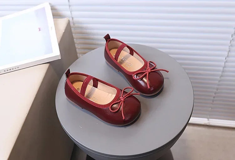 Girls Dance Shoes Round Toes Simple Bow Kids Leather Shoes Slip-on Soild Color Versatile 2025 Brand New Children Flats MaryJanes