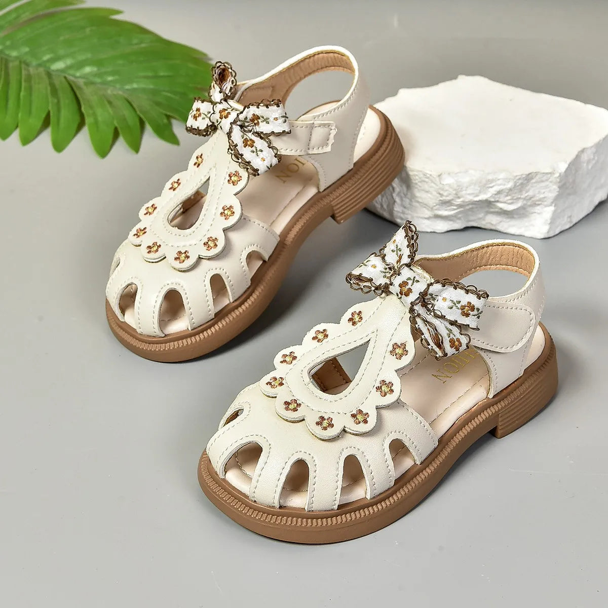 Girls' Shoes, Children's Princess Baotou Sandals, 2026 New Summer Style, Small Girls' Elegant Soft soled Summer Shoes