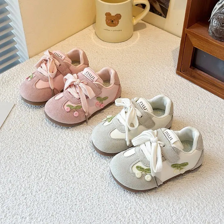2026 New Girls Fashion Flower Design Casual Shoes Kids Non Slip Comfortable Student Sneakers Outdoor Breathable Sports Shoes