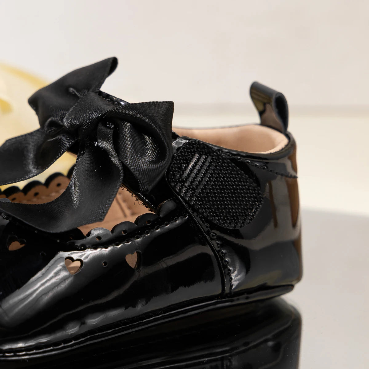 Newborn Baby Girl Shoes Soft Sole Infant Toddler Mary Jane Flats Princess Bowknot Patent Leather Dress Shoes Wedding Party Gift