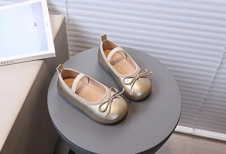 Girls Dance Shoes Round Toes Simple Bow Kids Leather Shoes Slip-on Soild Color Versatile 2025 Brand New Children Flats MaryJanes