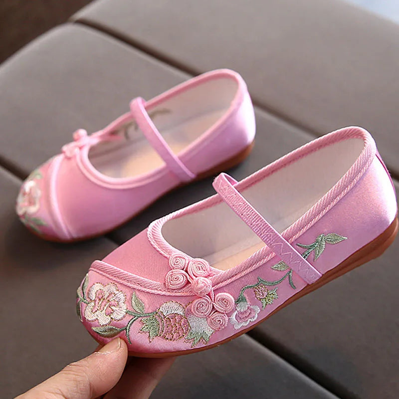 New Kids Shoes For Girl Children's Embroidered Cloth Shoes Chinese Style Girls Shoes Festival Loafers Ballet Flats CSH1440