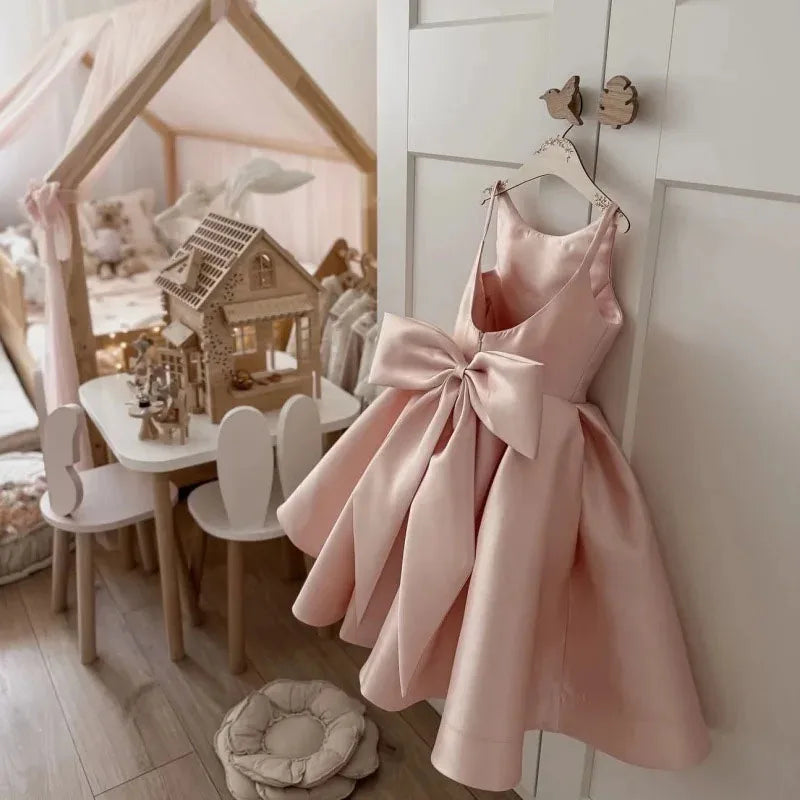 Pink Flower Girl Dress, Elegant Party Dress, Oversized Bow, Ideal Choice for Special Occasions, Birthday Parties