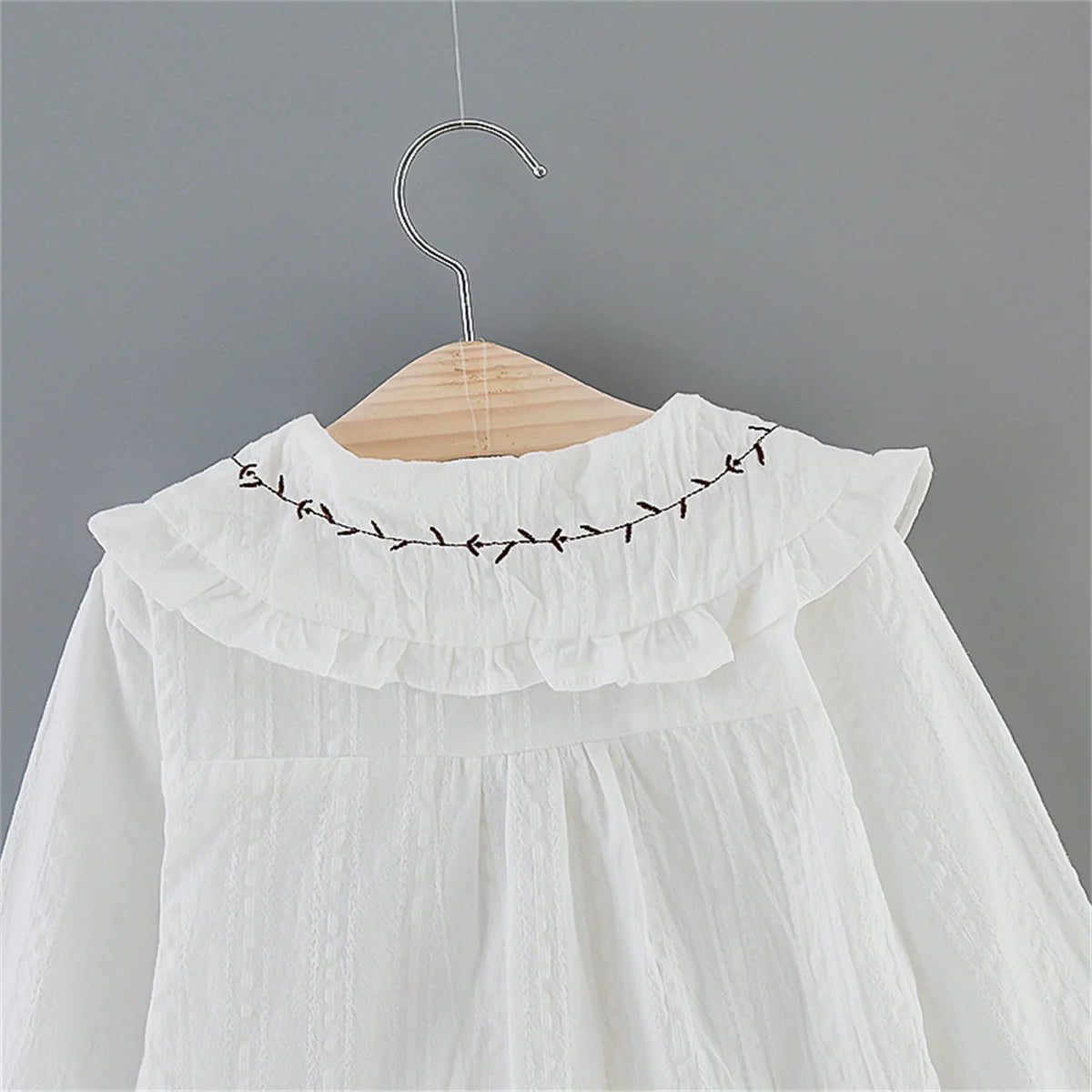 Pamela Solid Color College Leaf Collar Cute Top