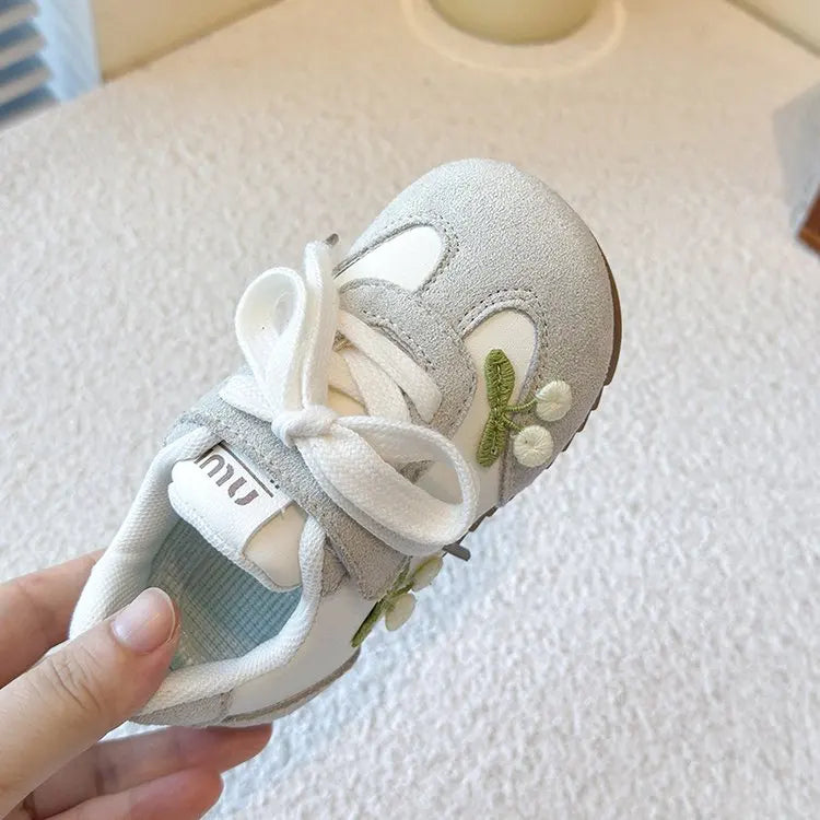 2026 New Girls Fashion Flower Design Casual Shoes Kids Non Slip Comfortable Student Sneakers Outdoor Breathable Sports Shoes