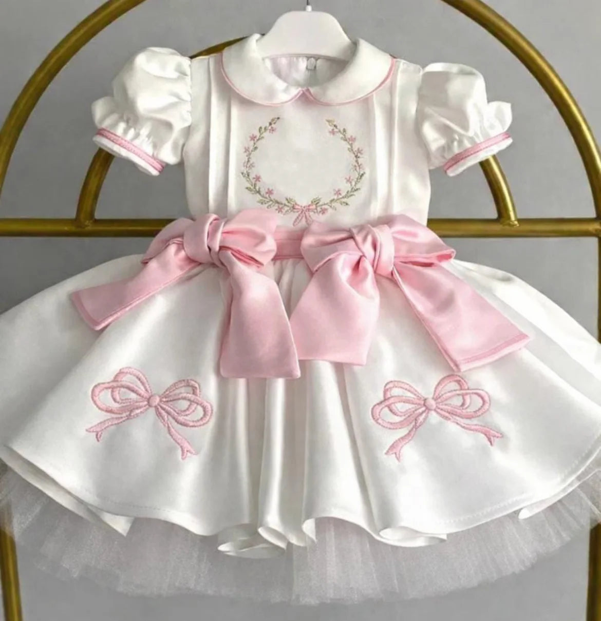 Baby Girl Summer White Vintage Princess Dress with Bows Embroidery+two Bows Design for Birthday Party Holiday Photography B583