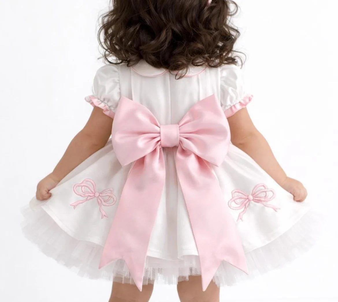 Baby Girl Summer White Vintage Princess Dress with Bows Embroidery+two Bows Design for Birthday Party Holiday Photography B583