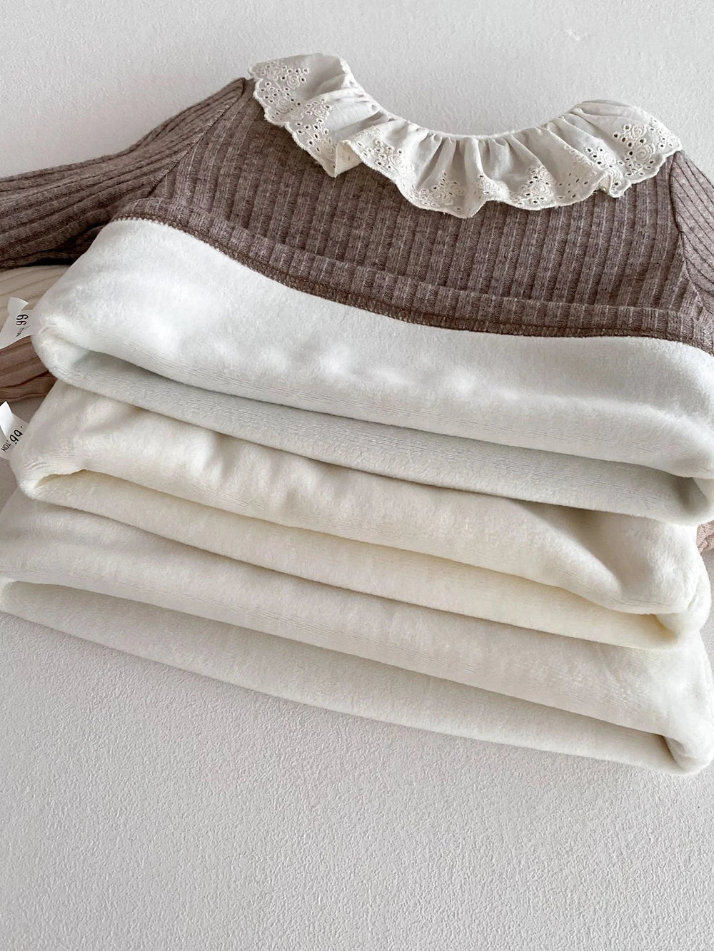 Hilda Ruffle Collar Girl Warm Base Casual Tops