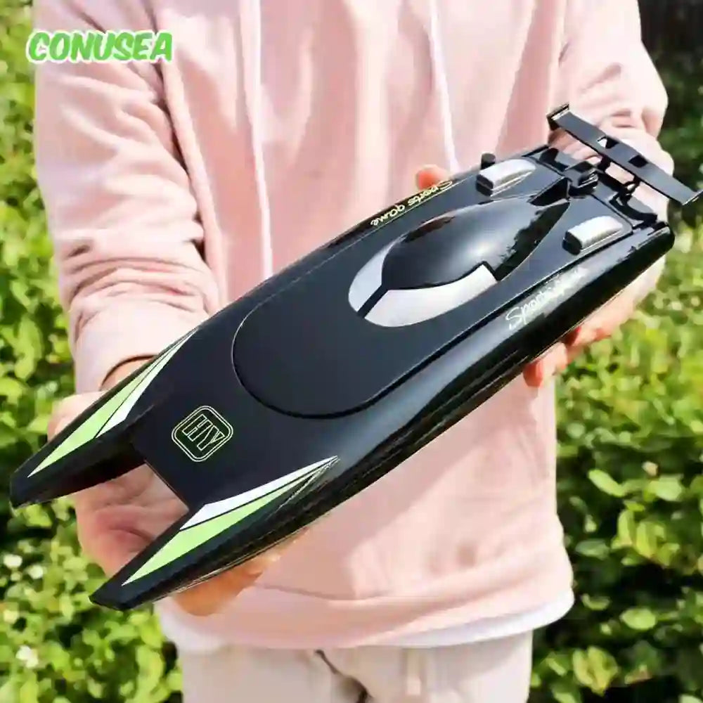 30KM/H RC Boat - Dual Motor Waterproof with Remote Control