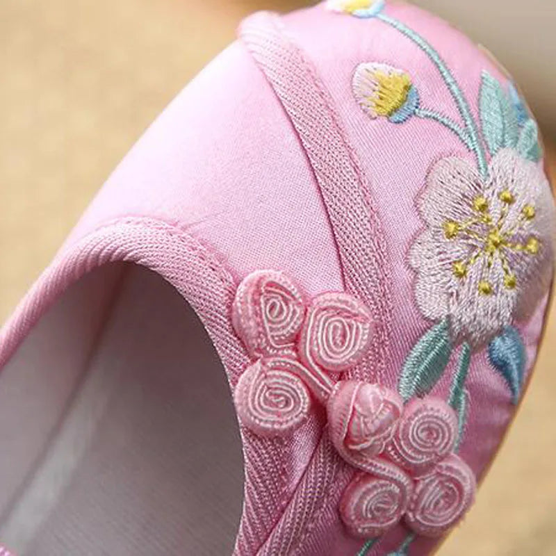 New Kids Shoes For Girl Children's Embroidered Cloth Shoes Chinese Style Girls Shoes Festival Loafers Ballet Flats CSH1440