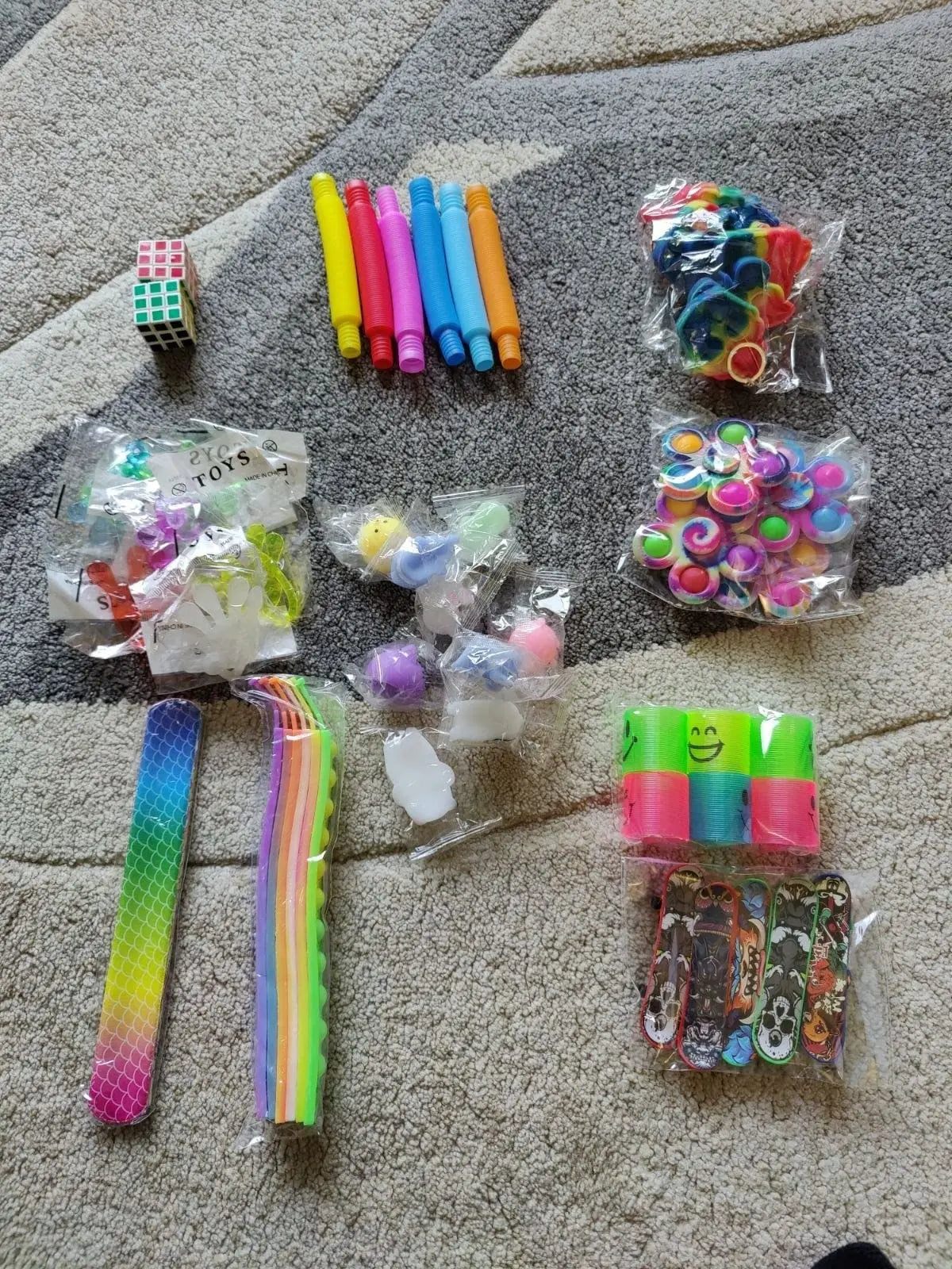 Joyfy 60 Pack Party GiftsFidget Toys Party Favors Autism Sensory Treasure Box