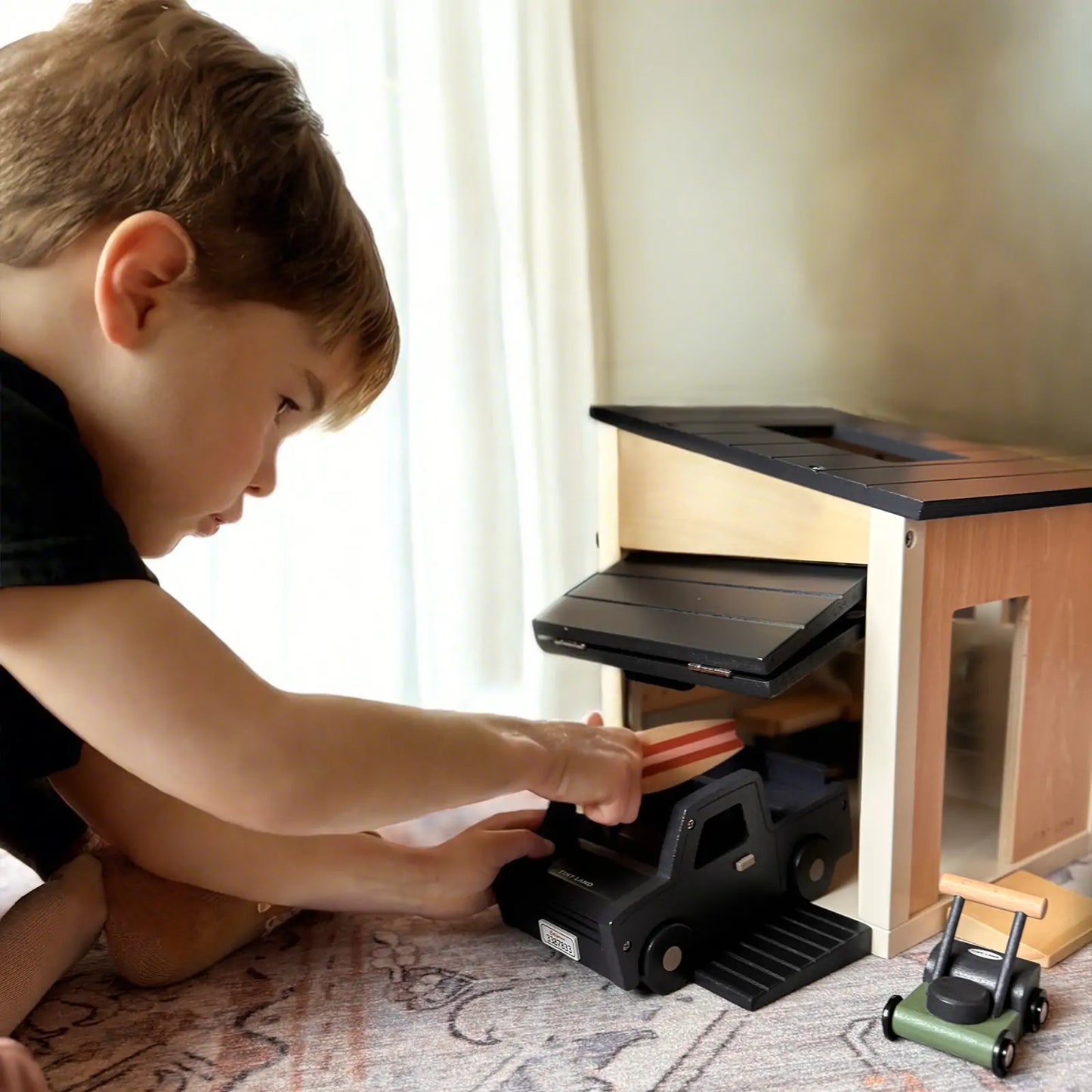Wooden Dollhouse - Garage