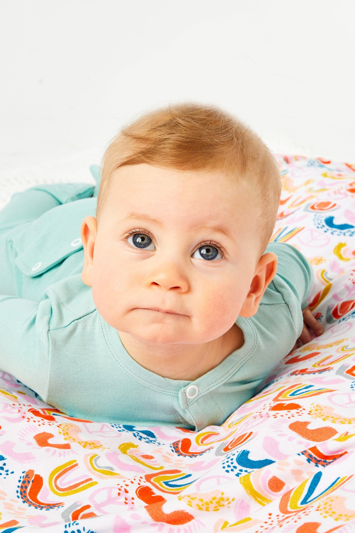 Mirna Stretchy Oversized Blanket - Rainbows Pink