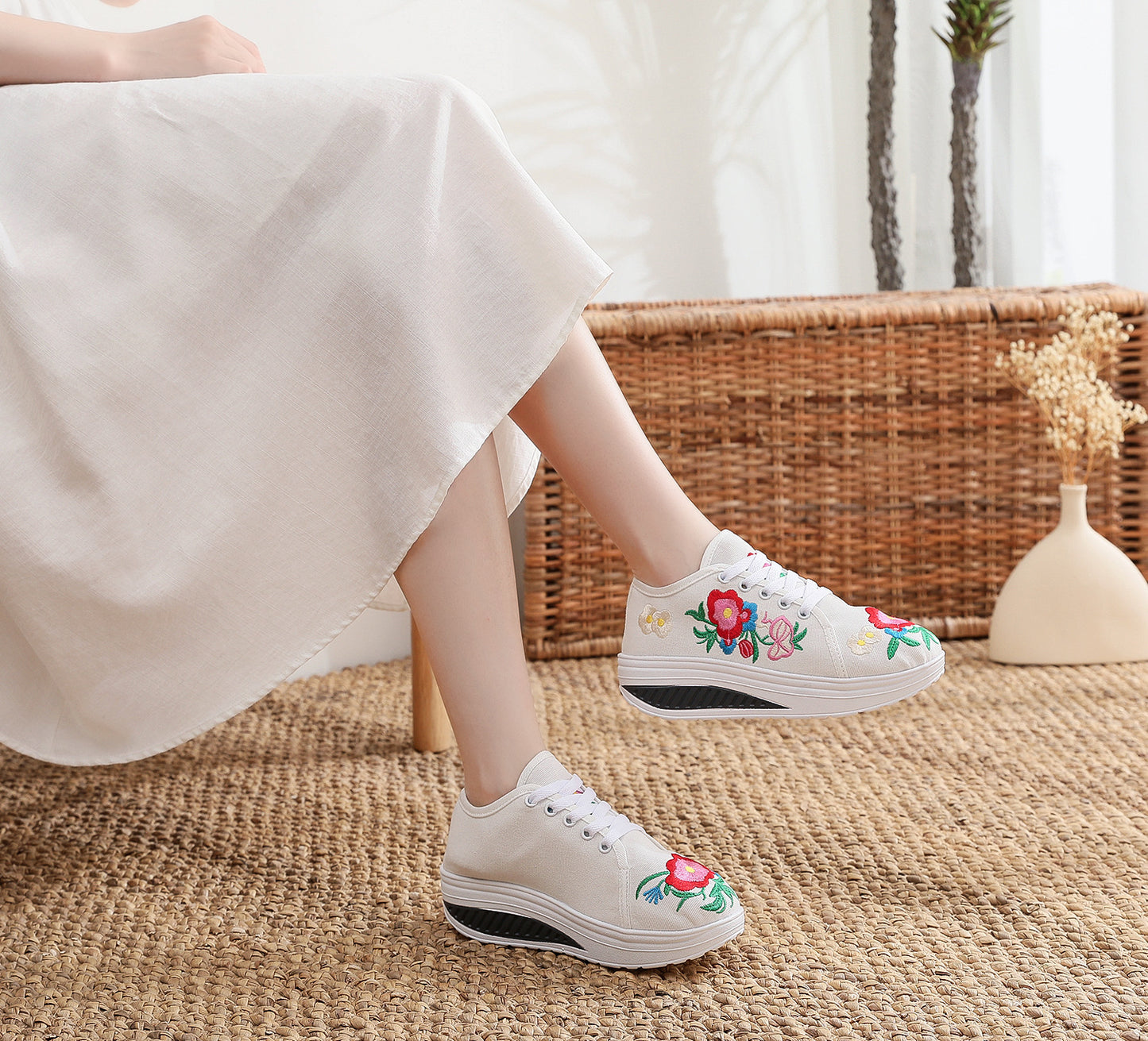 Paula Casual Printed Canvas Shoes - GuGuTon baby store - Baby Fashion - Toddlers Outfits - Babies Outfits - Toddler Clothes - Kids Clothing - Newborn Clothes - Newborn Wear - Kids Wear - Trending Clothes - Trending Outfits - Fall Fashion - Winter Fashion - Girls Clothes - Boys Clothes - Babies Wear - Kids Accessories - KidsWear - Summer Clothes - Summer Fashion - Summer Trend - Falls Sweaters - Tops - Bottom - Jeans - Blouse - Dresses - Newborn Dresses - Toys