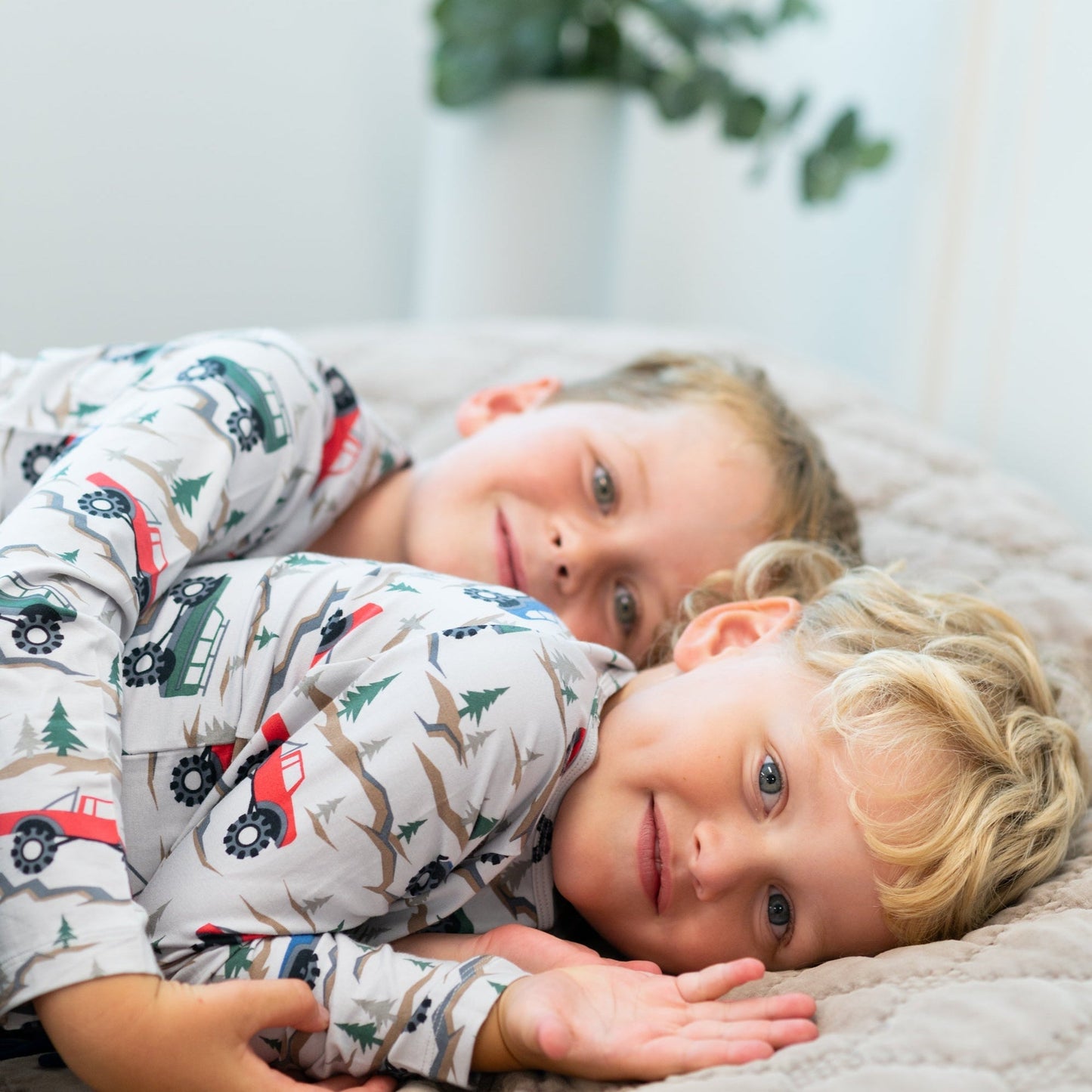 Romeo Over The River Raglan Henley