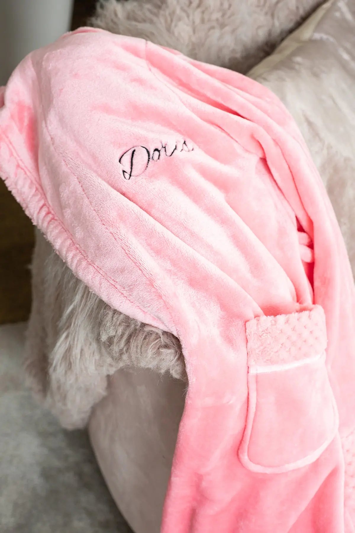 Yojaini Ultra Soft Plush Bathrobe