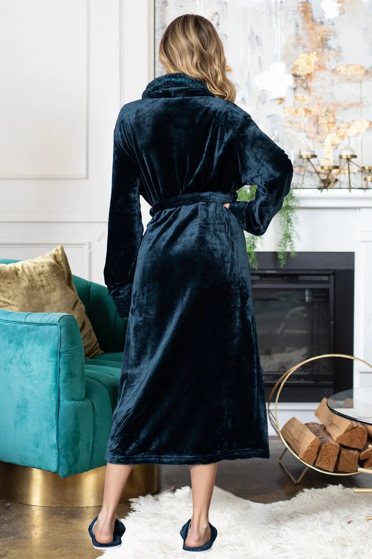 Yojaini Ultra Soft Plush Bathrobe