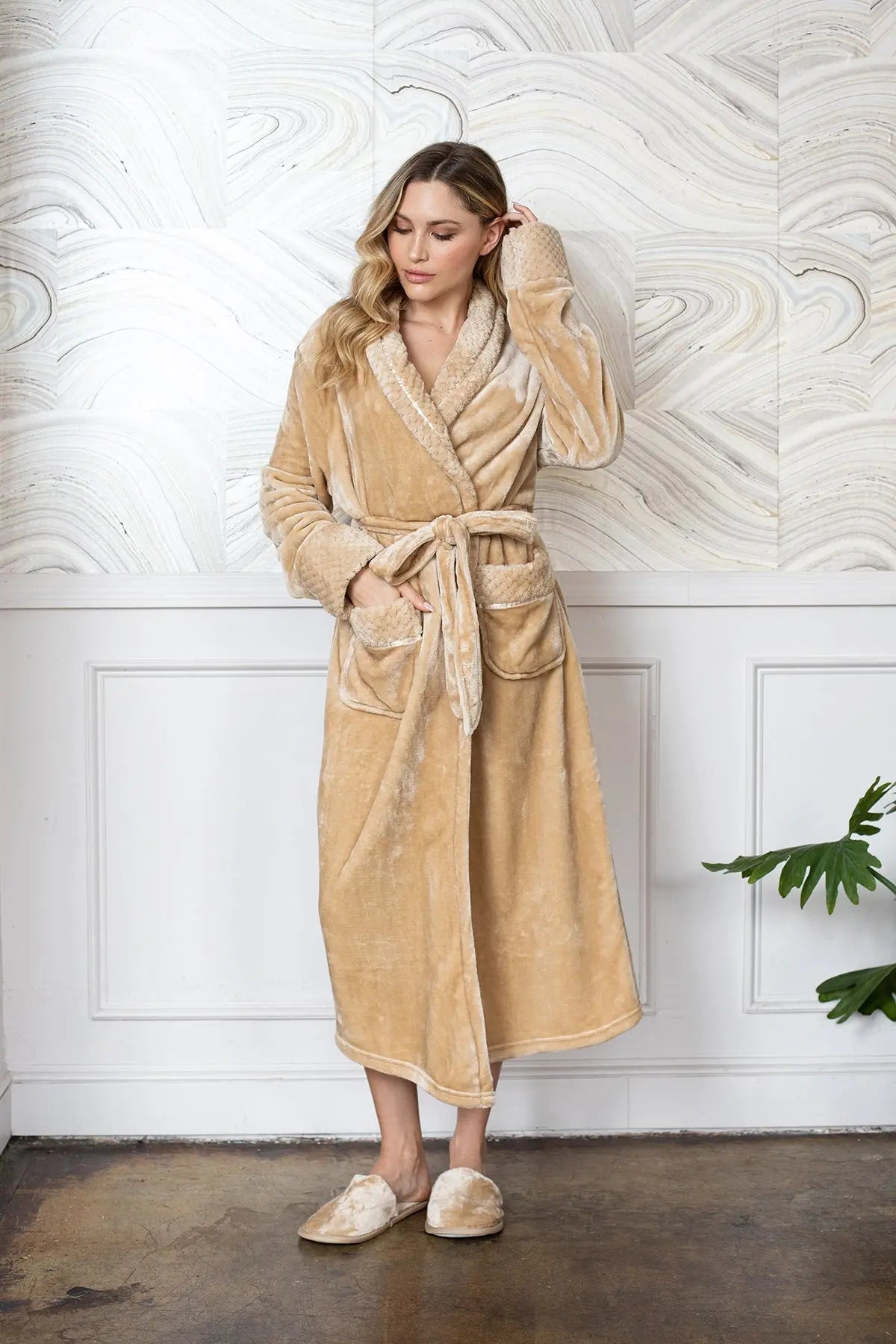 Yojaini Ultra Soft Plush Bathrobe